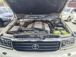 Toyota Land Cruiser Prado 2000 Pearl