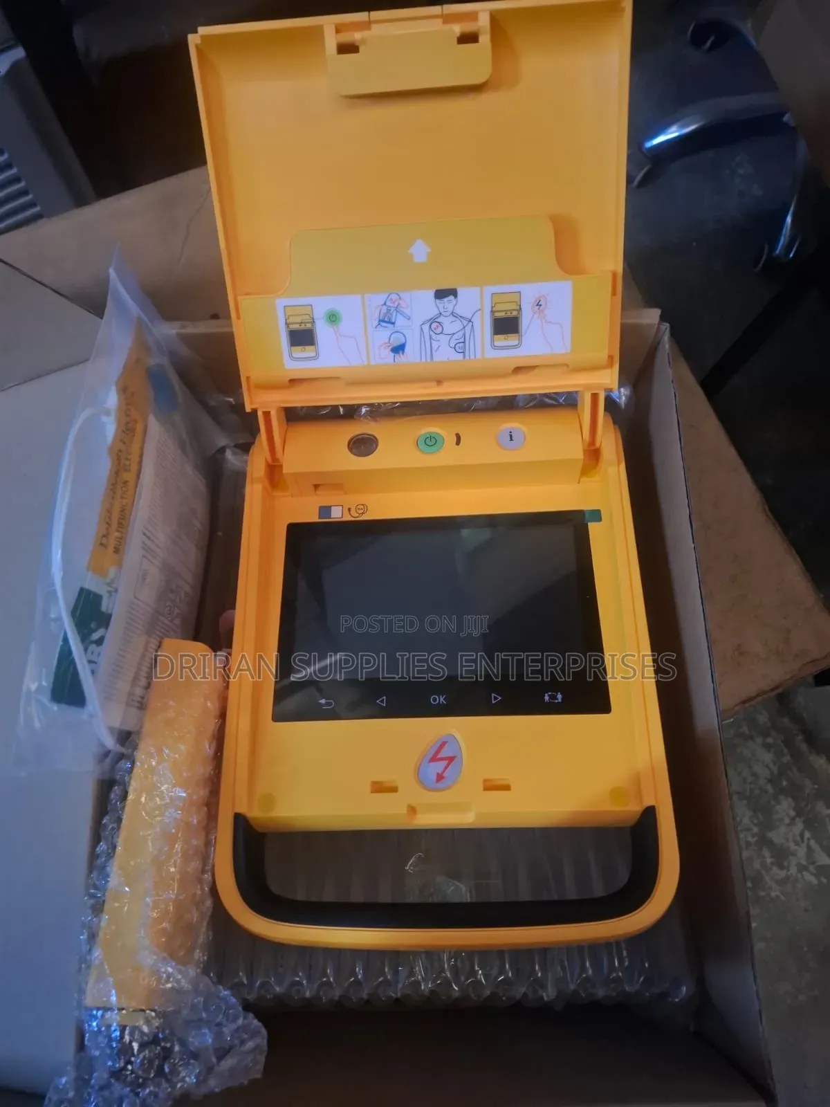 External Defilbrator