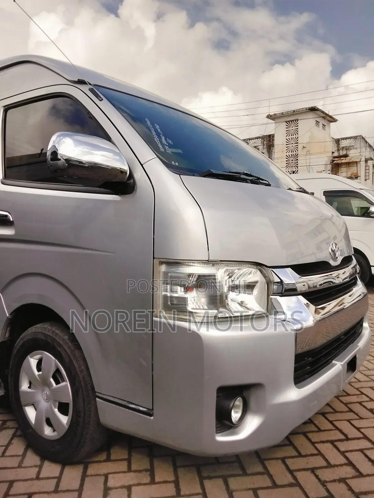 Toyota HiAce 2019 White