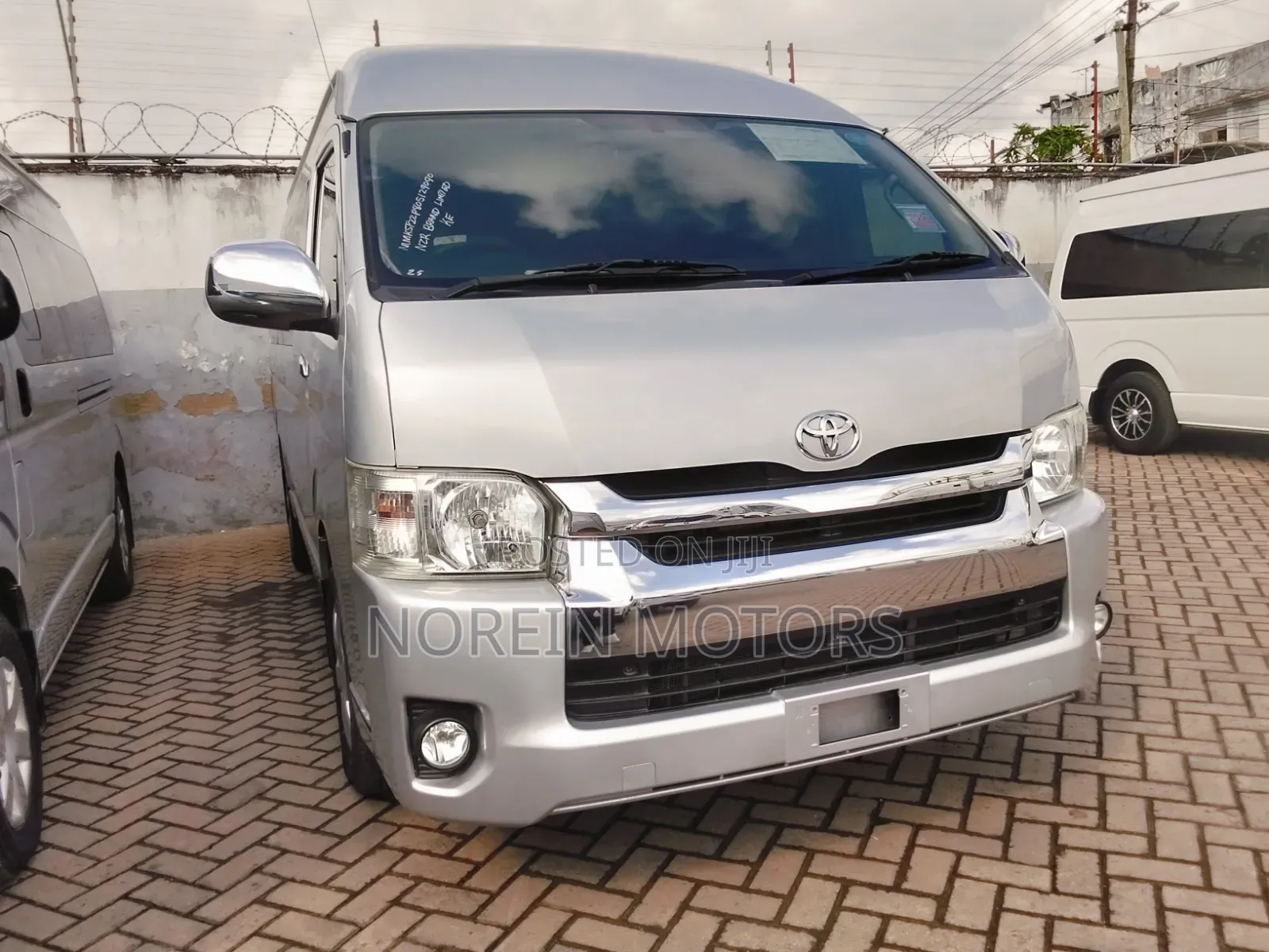 Toyota HiAce 2019 White