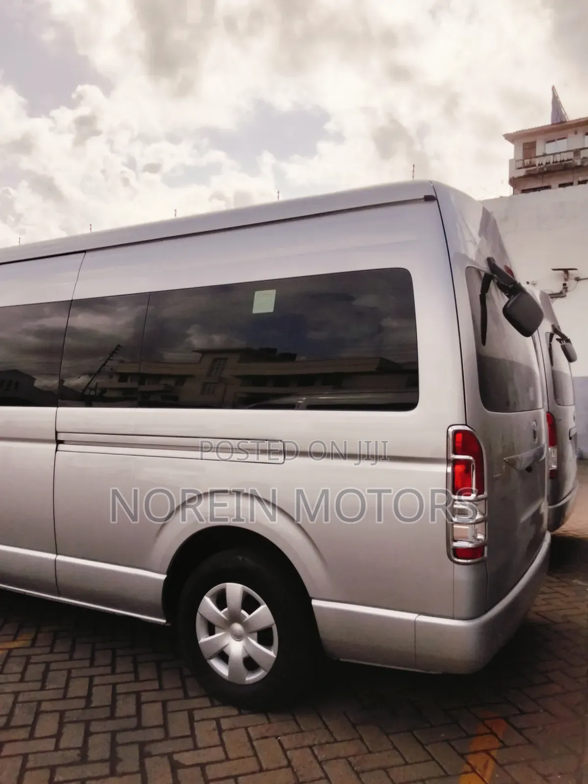 Toyota HiAce 2019 White