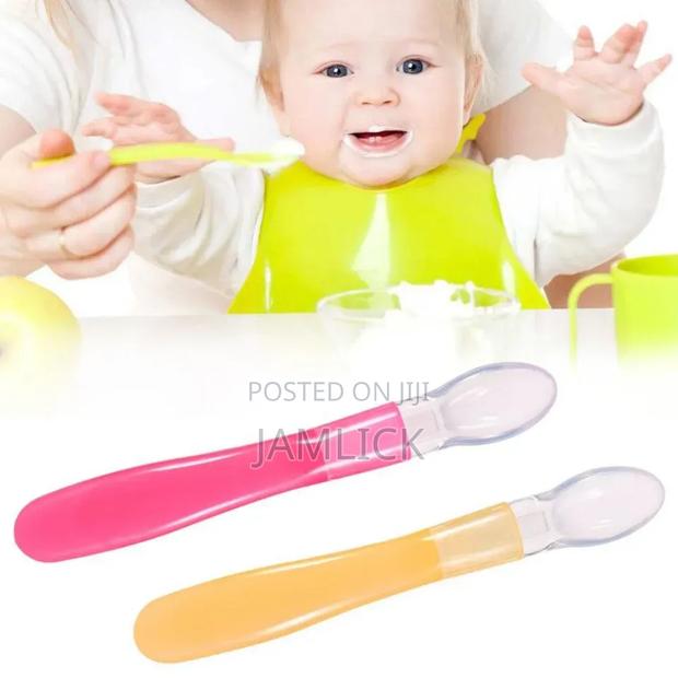 Baby Silicone Feeding Spoon With Long Handle - Hk - thumbnail 2
