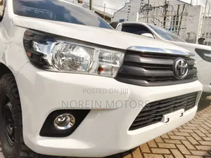 Toyota Hilux 2019 Off white