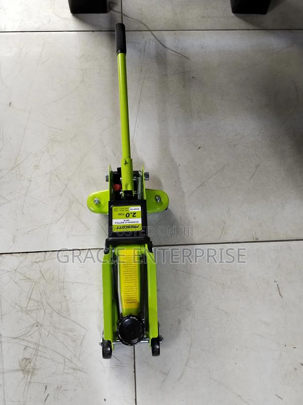 2 Ton Hydraulic Floor Jack - thumbnail 2