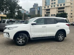Toyota Fortuner 2019 White