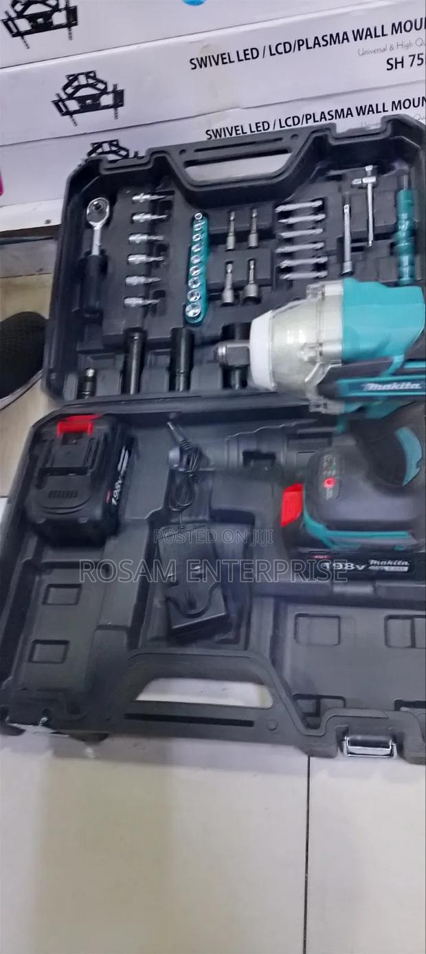 Makita Brushless Drill Set - thumbnail 2