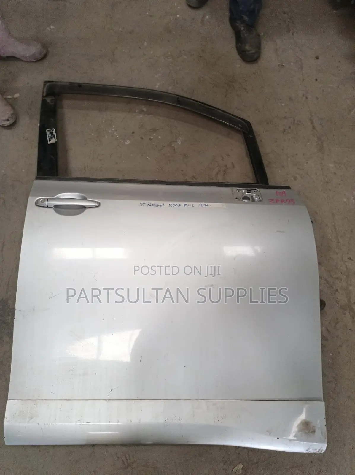 RHS Front Door Toyota Noah 2008