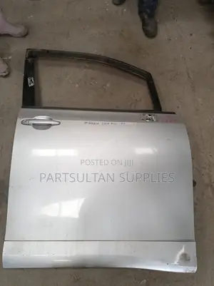 RHS Front Door Toyota Noah 2008