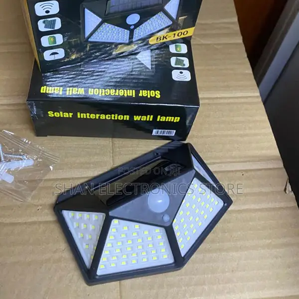 Waterproof Solar Wall Light 270 ° Wide-Angle 1200mAh Battery