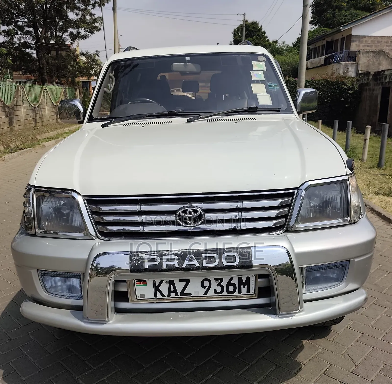 Toyota Land Cruiser Prado 2000 White