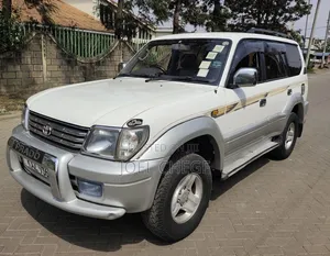 Toyota Land Cruiser Prado 2000 White