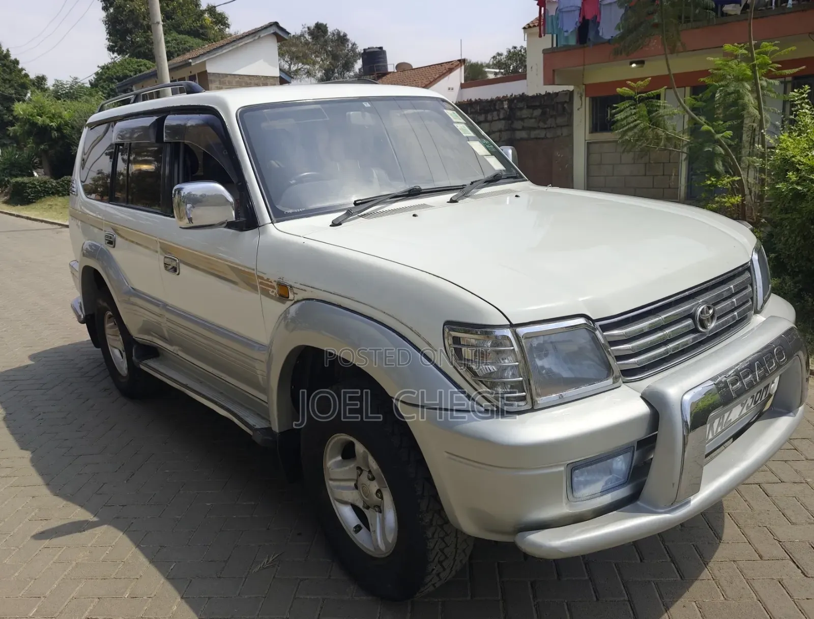 Toyota Land Cruiser Prado 2000 White