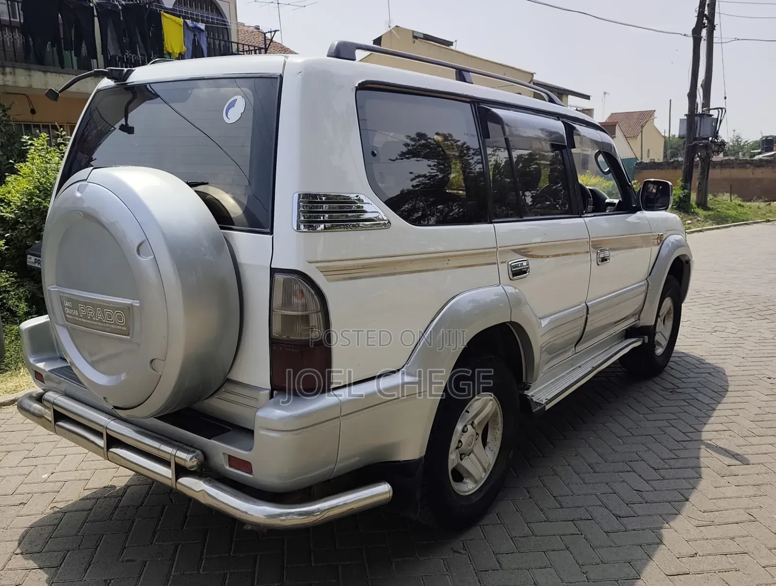 Toyota Land Cruiser Prado 2000 White