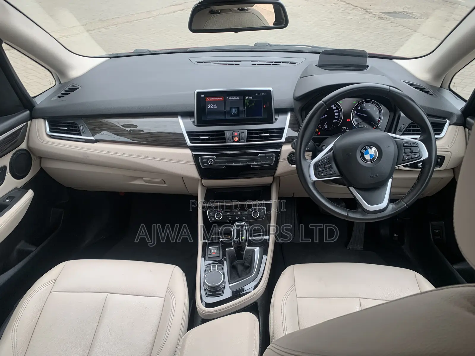 BMW 320i Wagon RWD 2019 Red