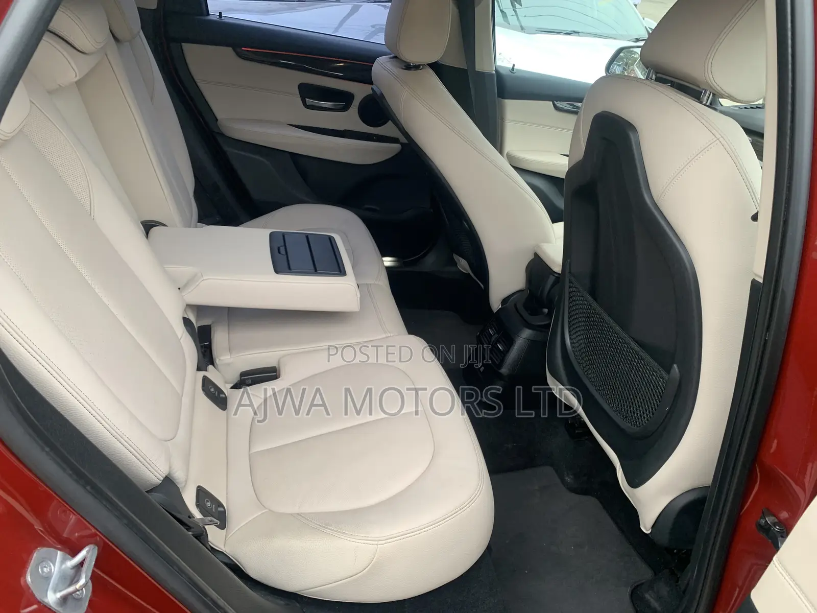 BMW 320i Wagon RWD 2019 Red