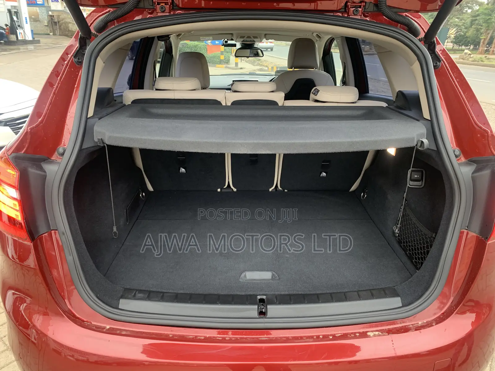 BMW 320i Wagon RWD 2019 Red