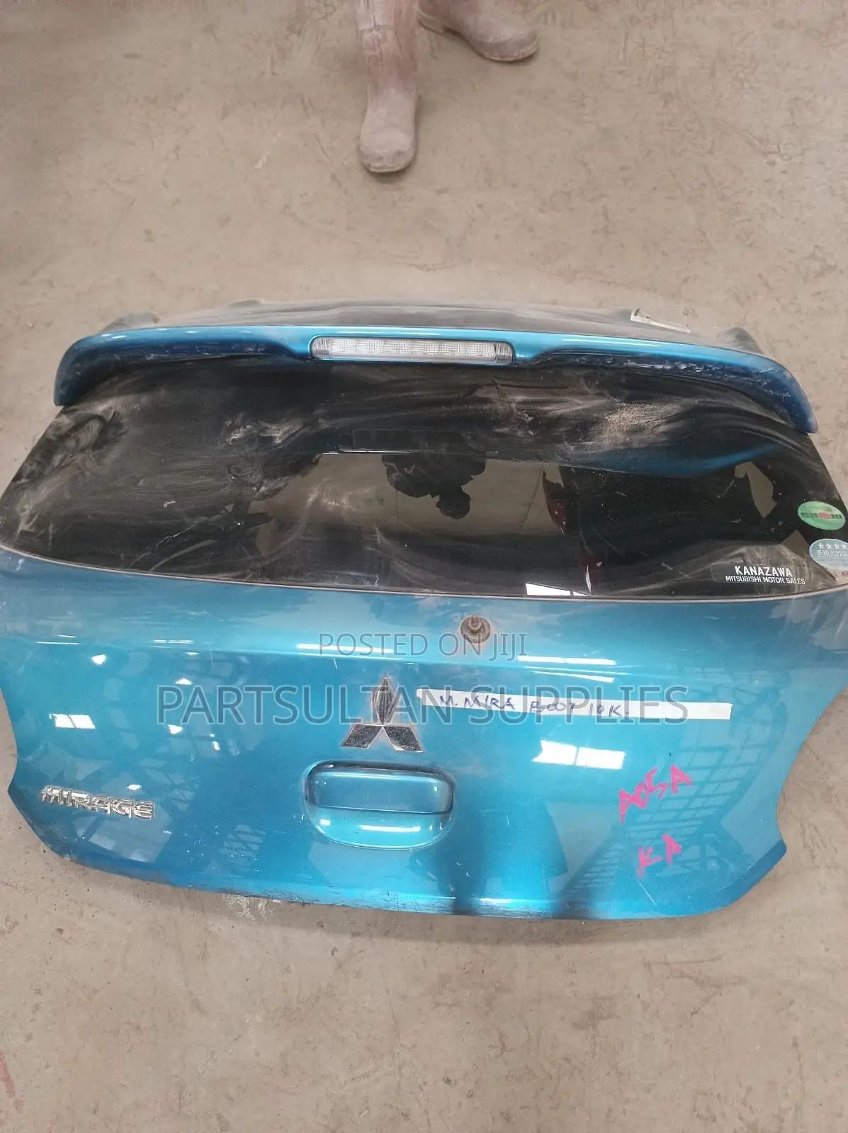 Boot Mitsubishi Mirage