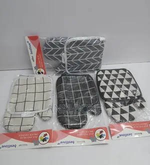 *Insulated Kitchen Oven Gloves With Place Mat*