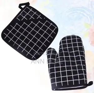 *Insulated Kitchen Oven Gloves With Place Mat*
