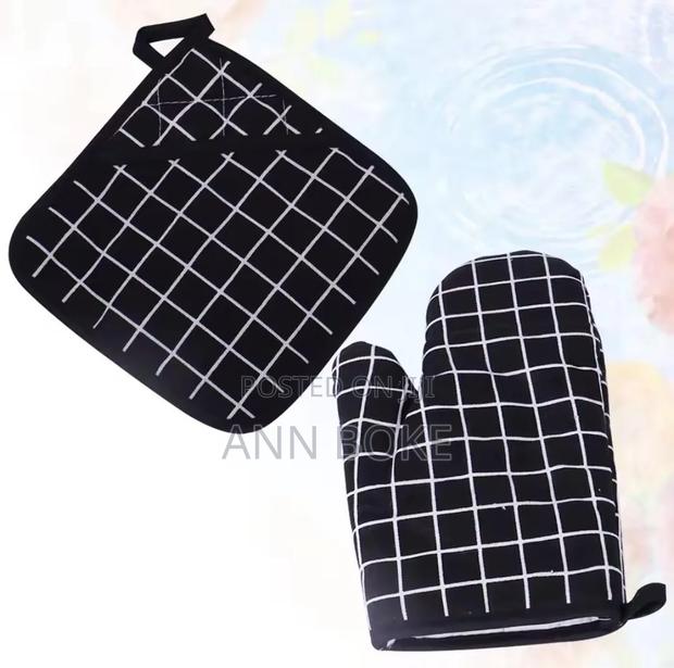 *Insulated Kitchen Oven Gloves With Place Mat* - thumbnail 2