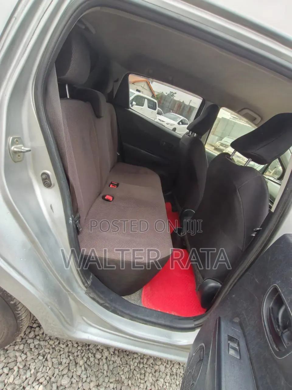 Toyota Vitz 2012 Silver
