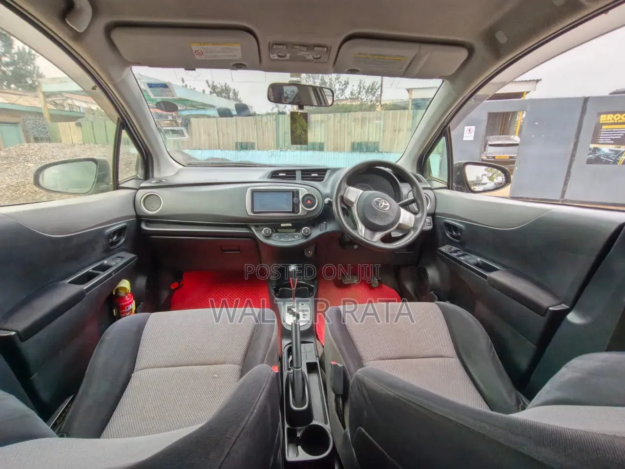 Toyota Vitz 2012 Silver