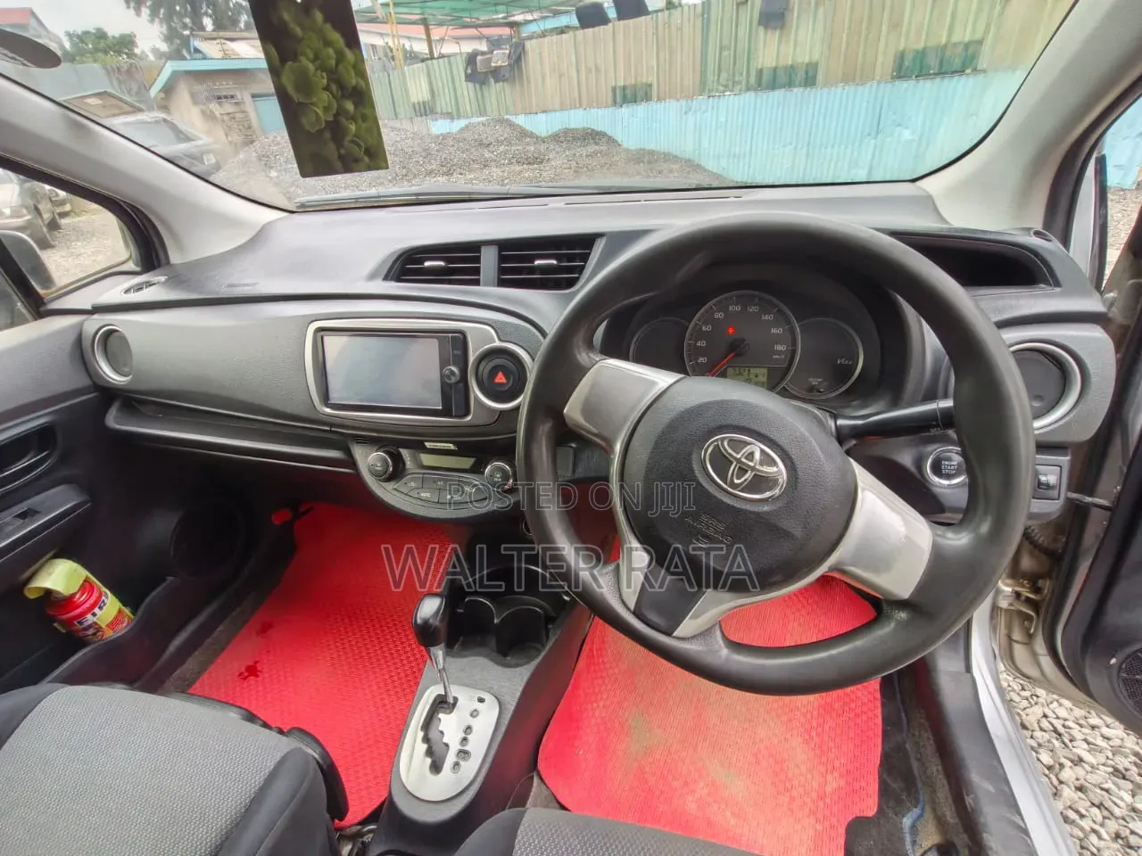 Toyota Vitz 2012 Silver