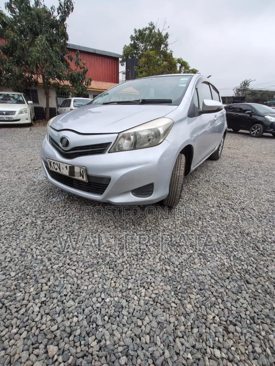 Toyota Vitz 2012 Silver