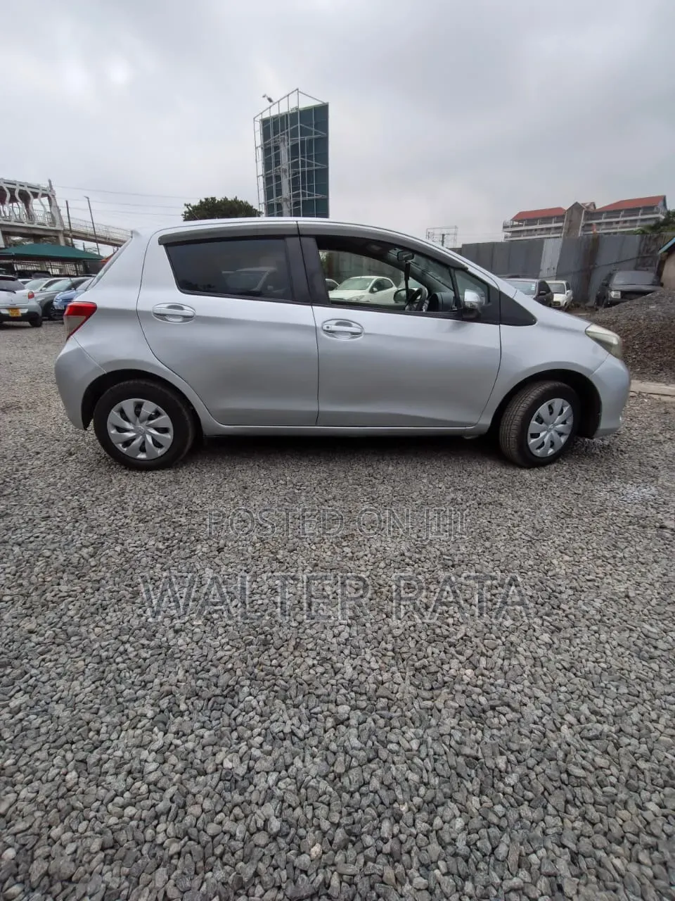 Toyota Vitz 2012 Silver