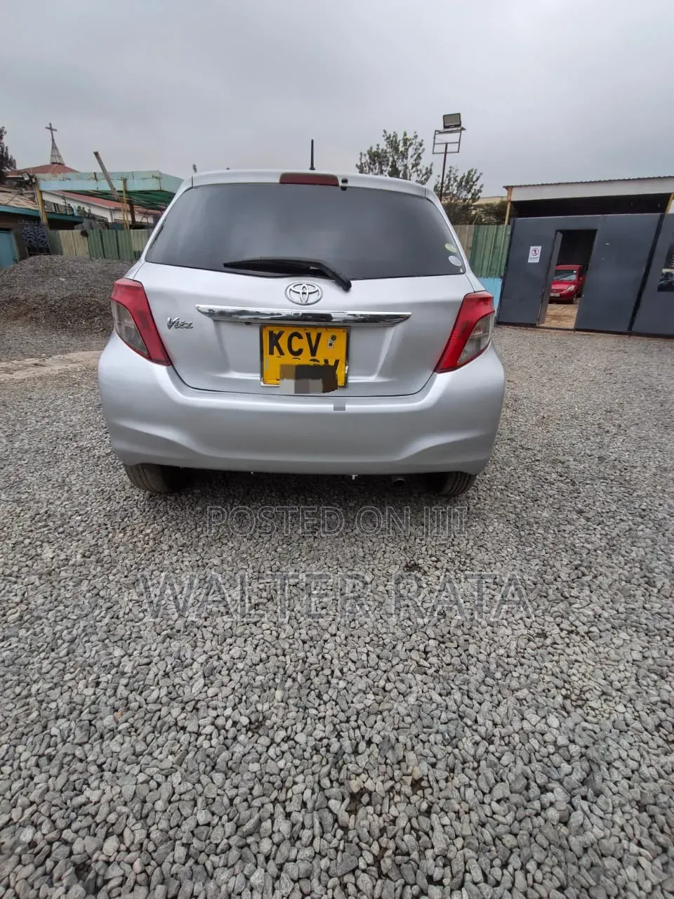 Toyota Vitz 2012 Silver