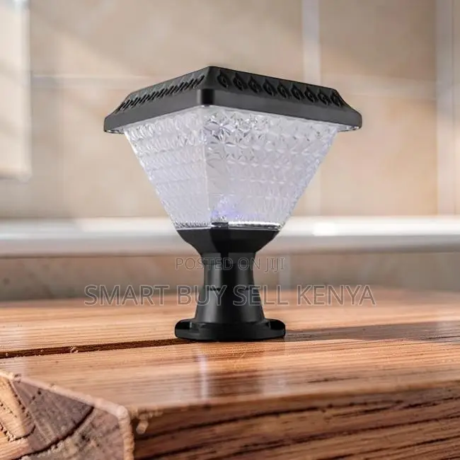 Large Capacity Outdoor Garden Light Main Gate Post Solar Light Lamp