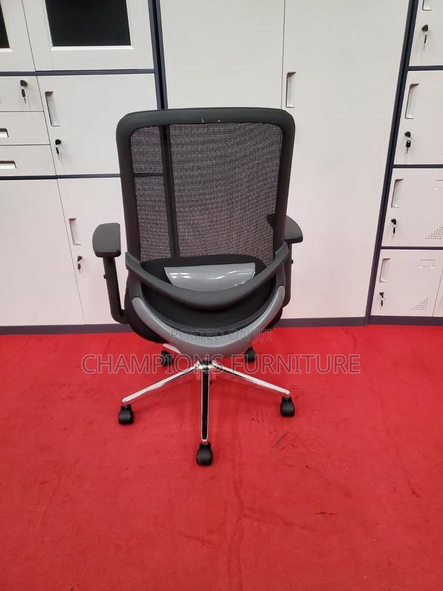 Mid Back Black Ergonomic Office Chair - thumbnail 3