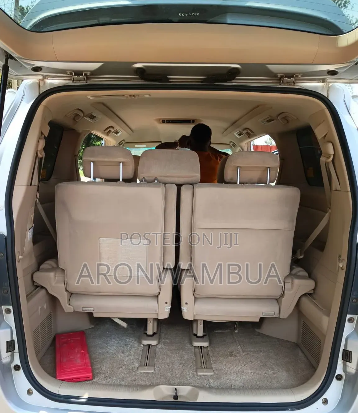 Toyota Vellfire 2010 Silver