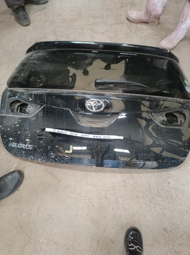 Boot Toyota Auris 2014 - main view