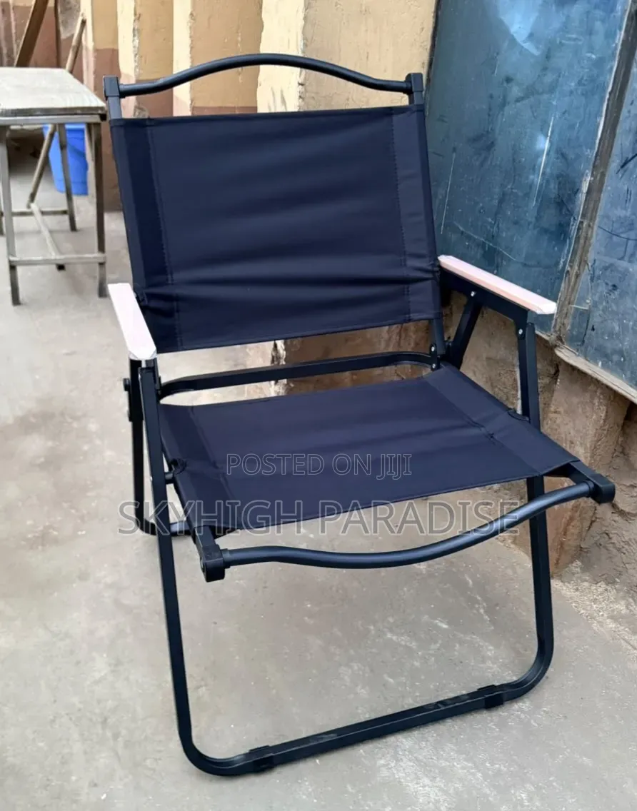 *Portable Black Foldable Camping Chair