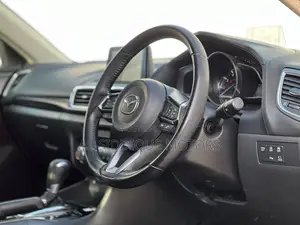 Mazda Axela 2018 Red