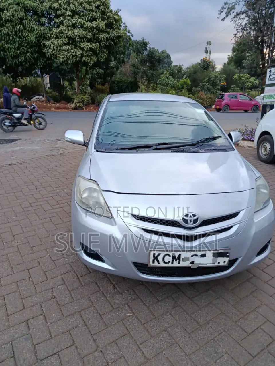 Toyota Belta 2012 Silver