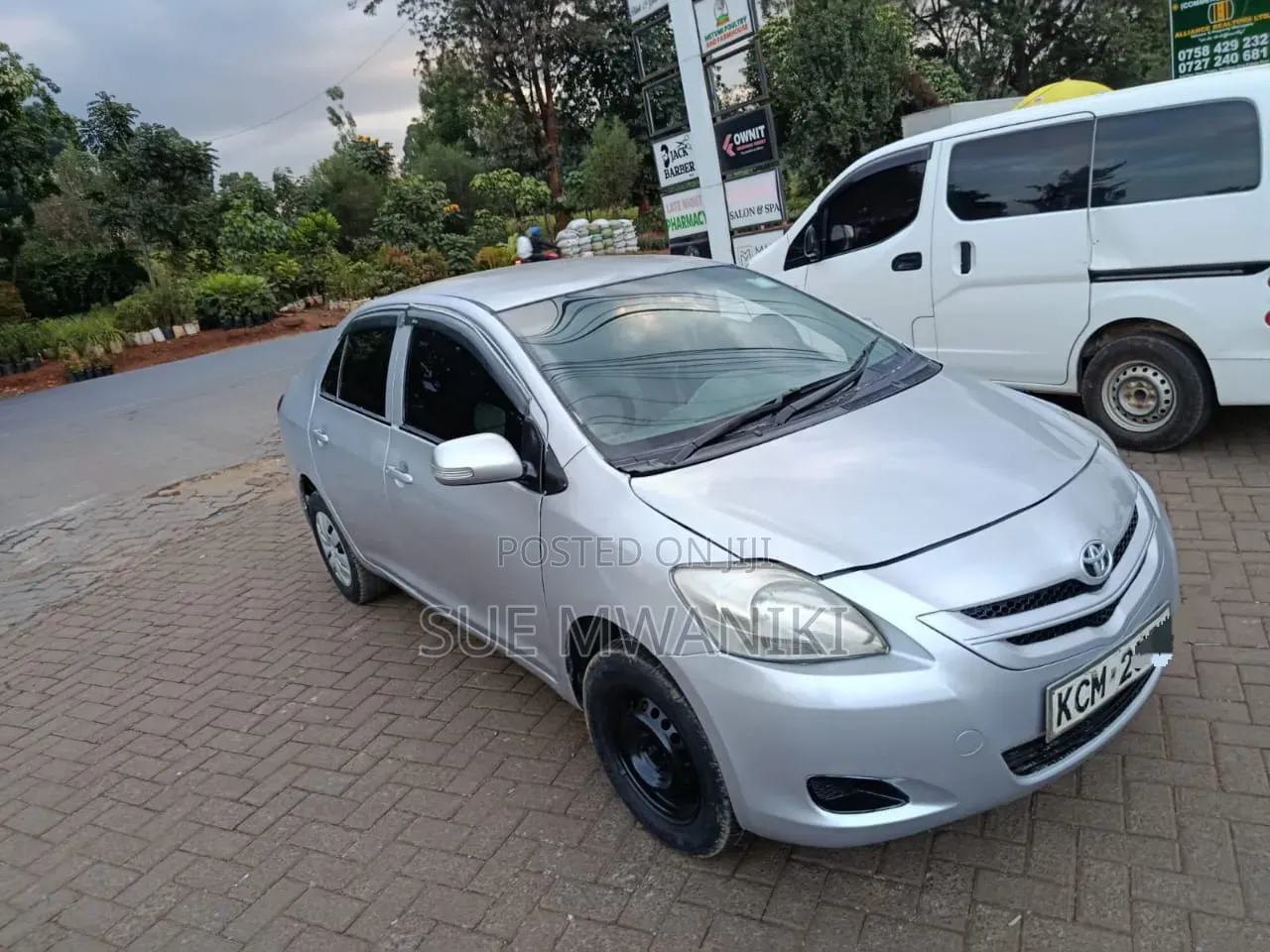 Toyota Belta 2012 Silver