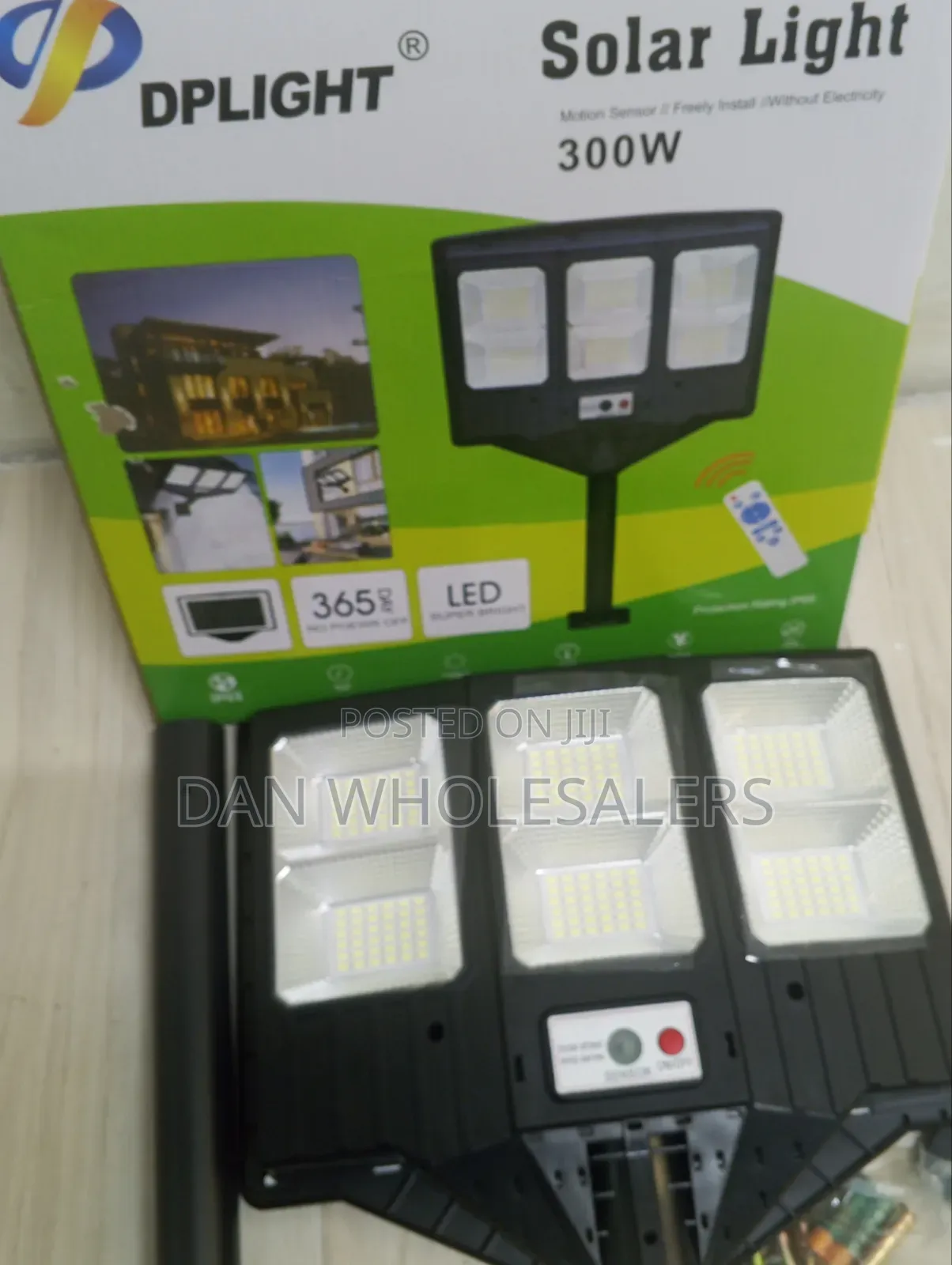 DPLIGHT 300W LED Solar Light With Mounting Pole