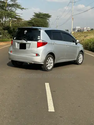 Toyota Ractis 2010 Silver