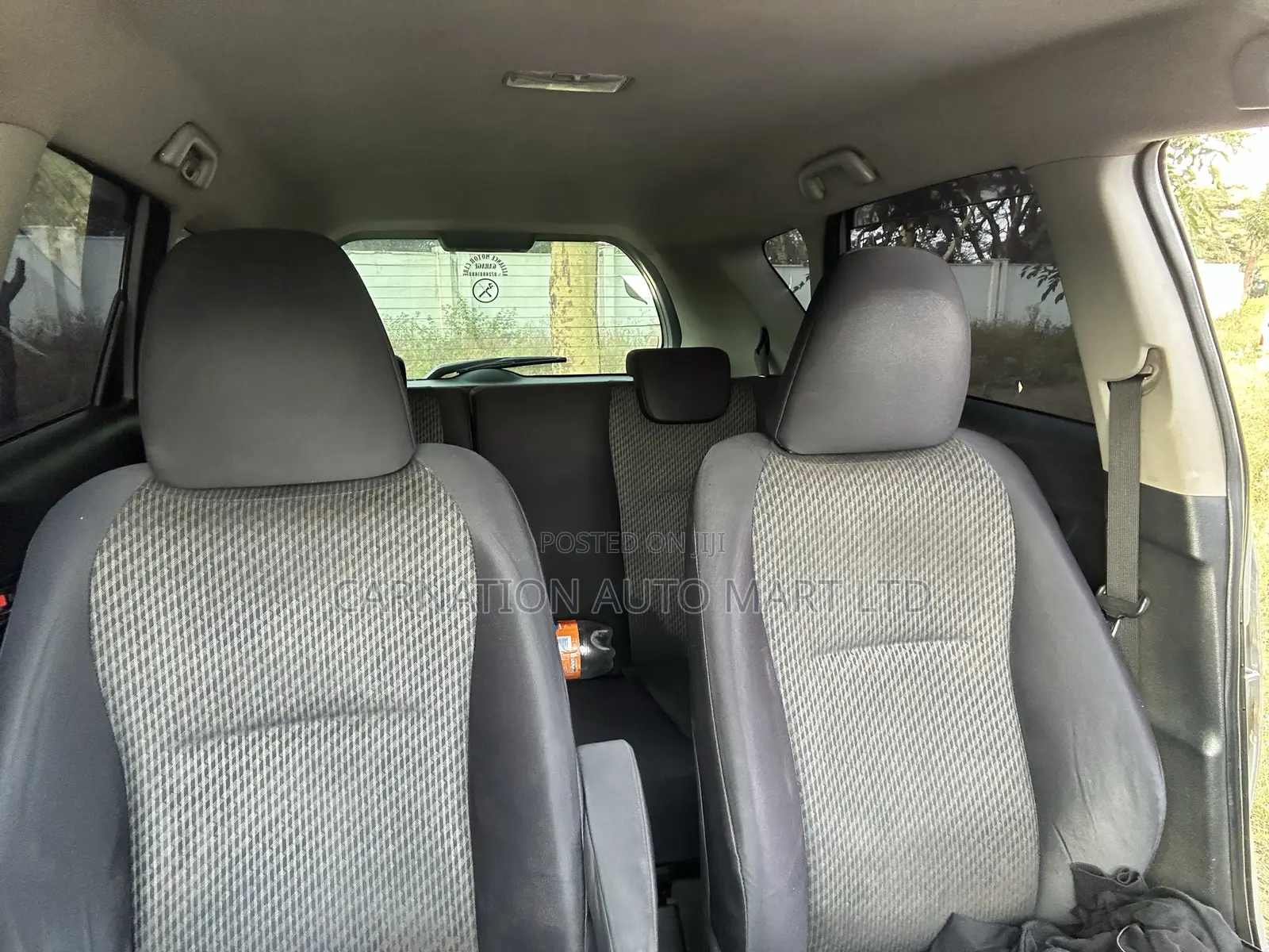 Toyota Ractis 2010 Silver