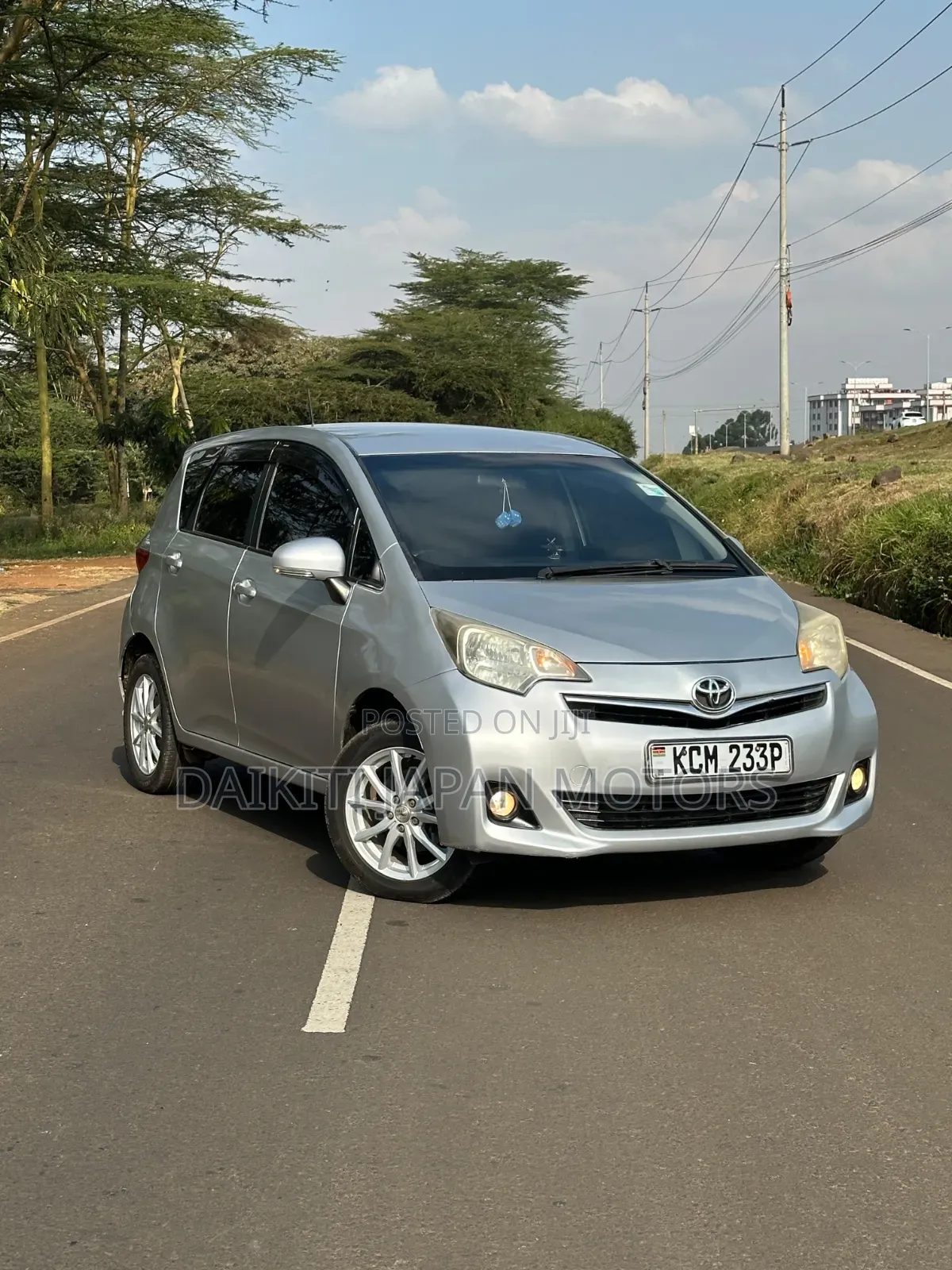 Toyota Ractis 2011 Silver