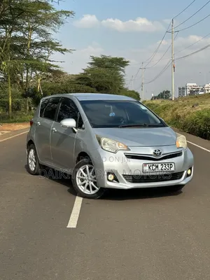 Toyota Ractis 2011 Silver