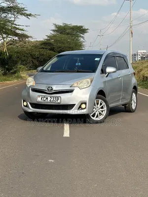 Toyota Ractis 2011 Silver