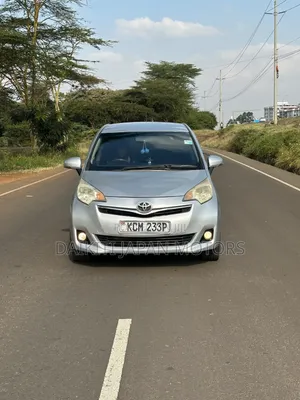 Toyota Ractis 2011 Silver