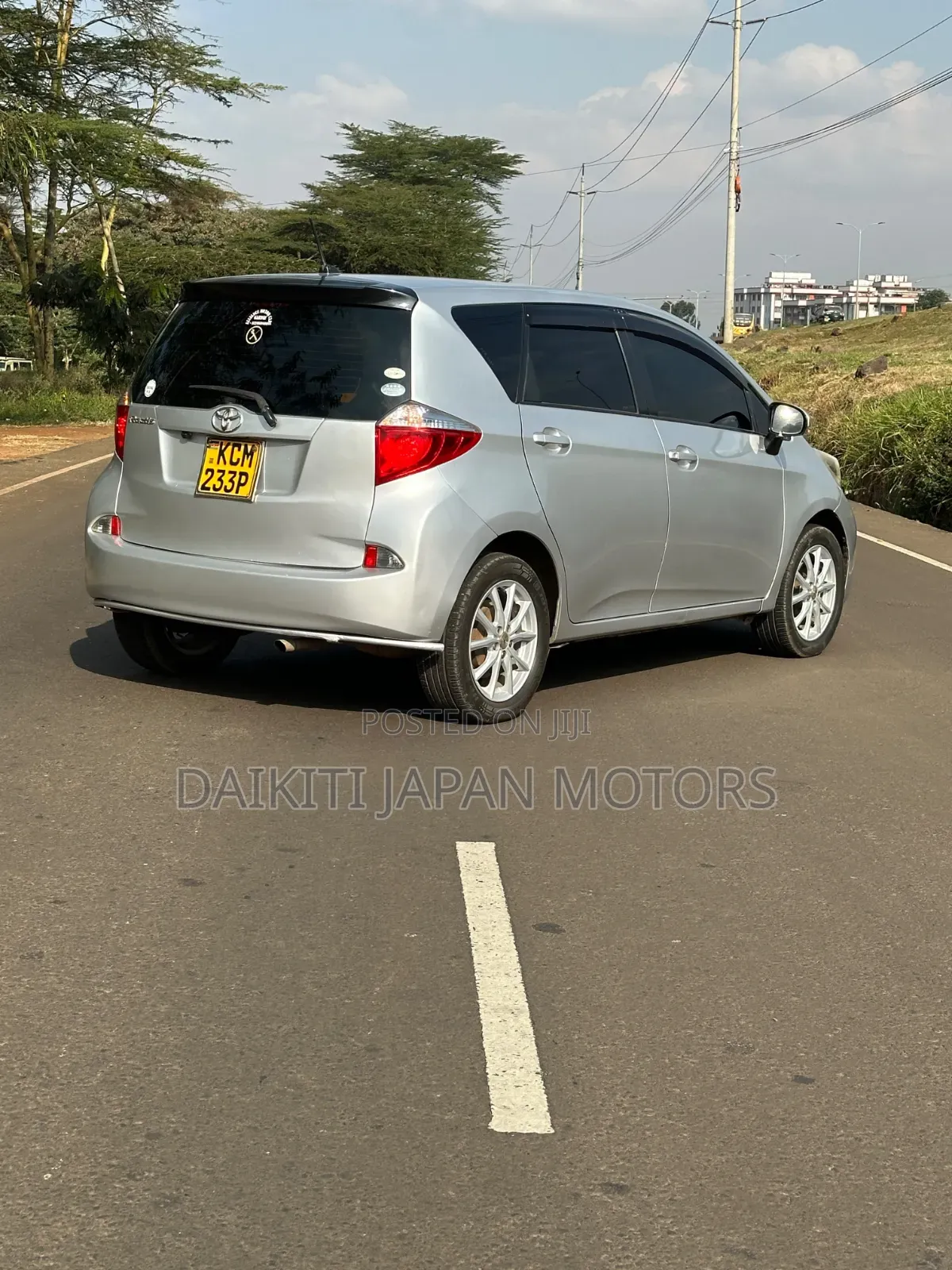 Toyota Ractis 2011 Silver