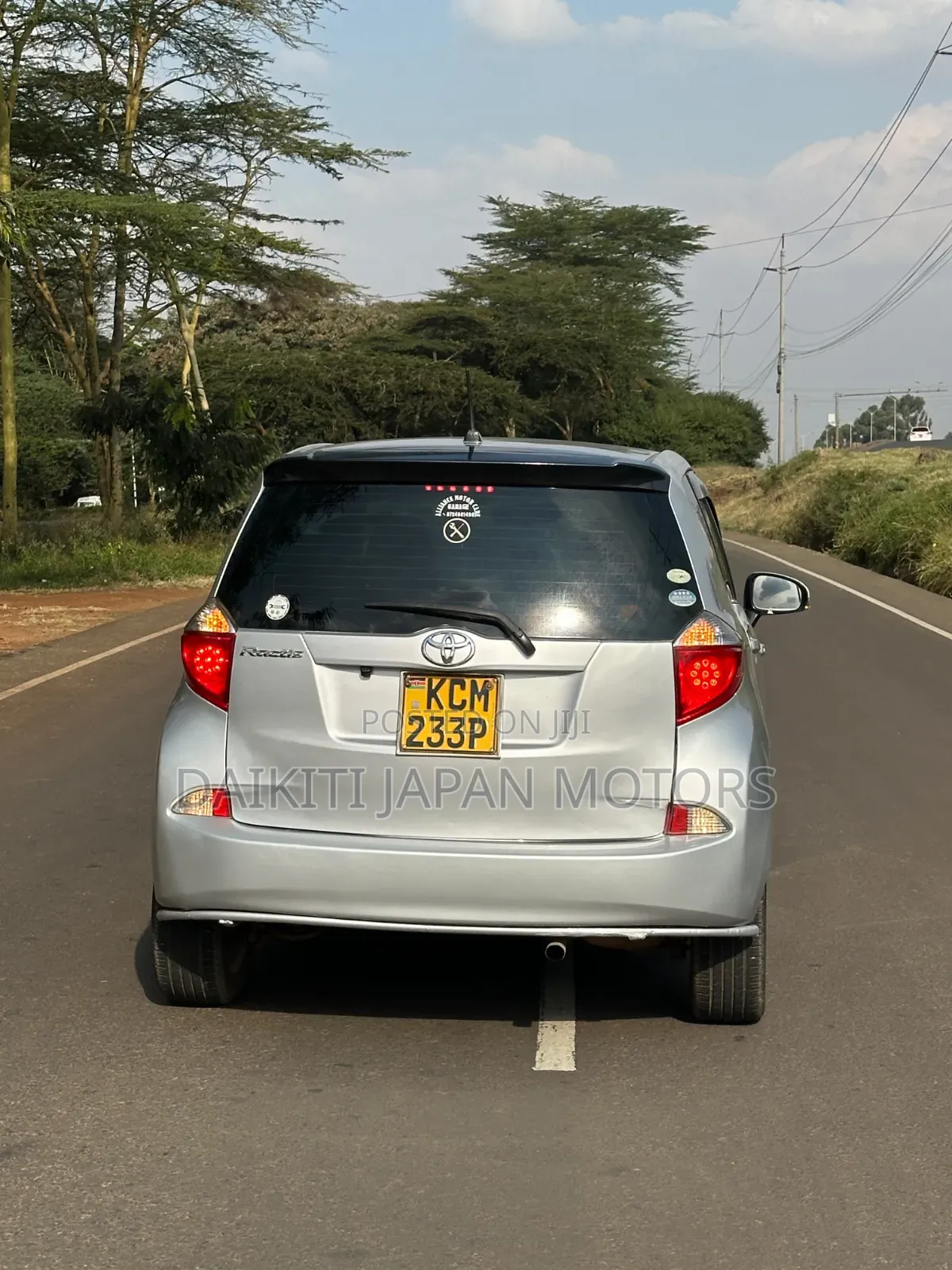 Toyota Ractis 2011 Silver