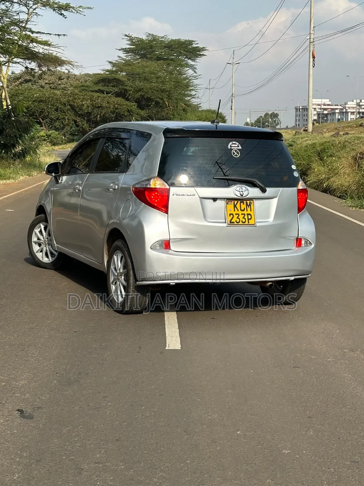Toyota Ractis 2011 Silver