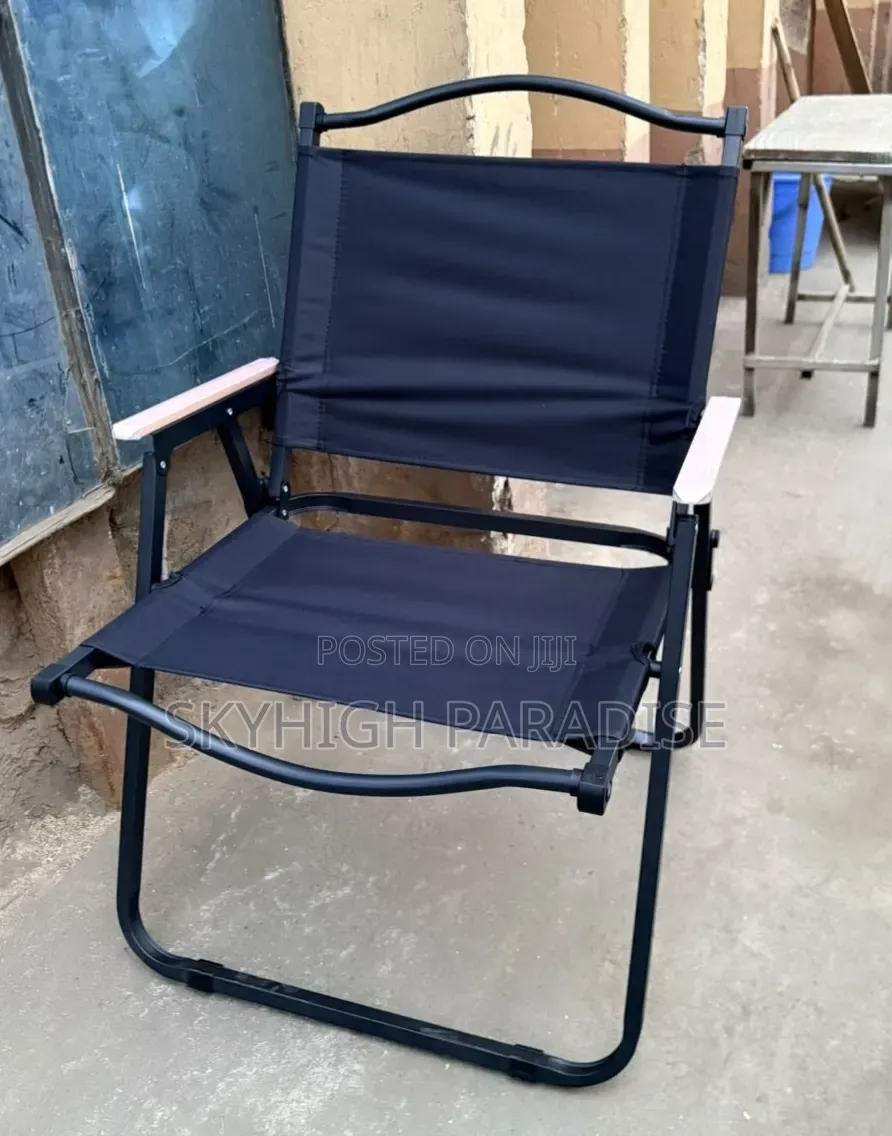*Portable Black Foldable Camping Chair