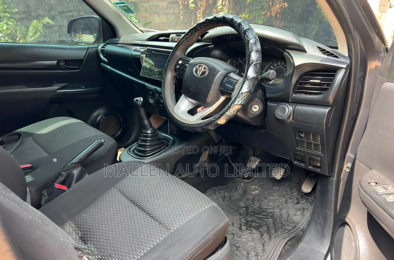 Toyota Hilux 2017 Gray